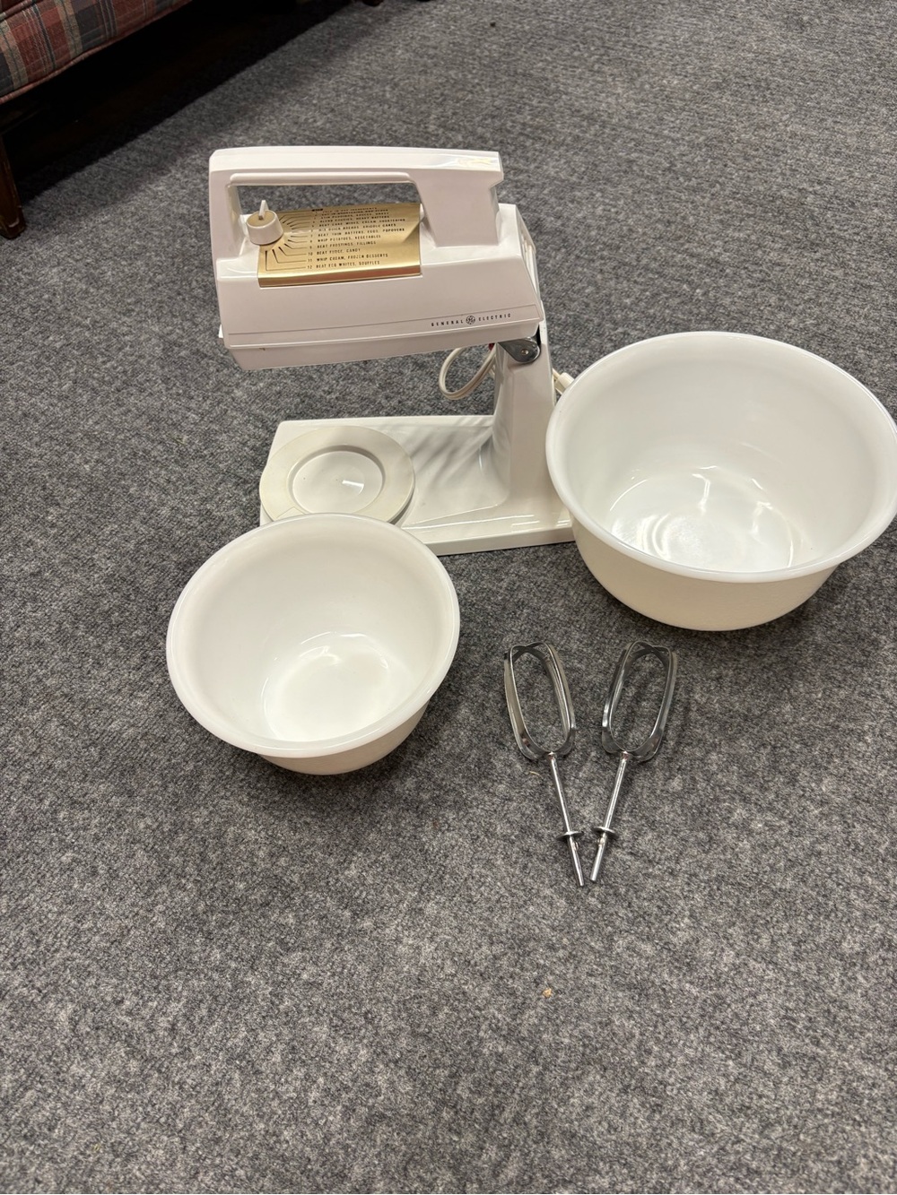 1972 General Electric Stand Mixer 12 Speeds and Milk Glass Bowls